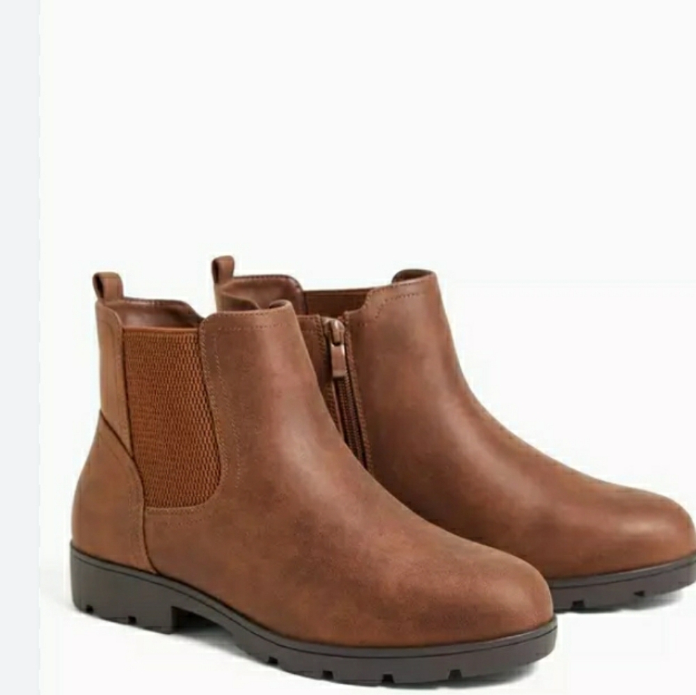 Size 9.5 Wide Width Torrid Brown Oiled Chelsea Lug Boots Bootie Shoes